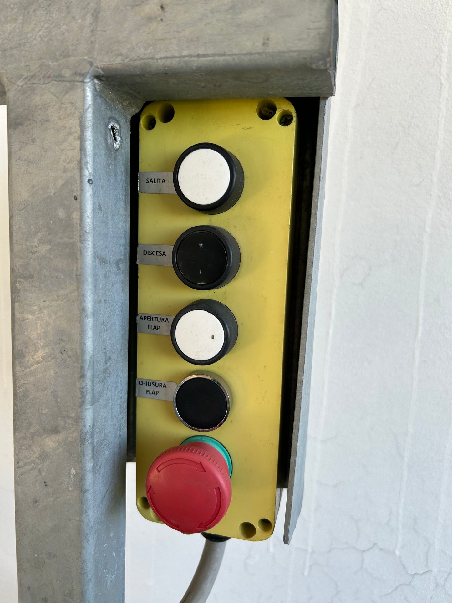 Piattaforma di carico per camion (assa abloy)