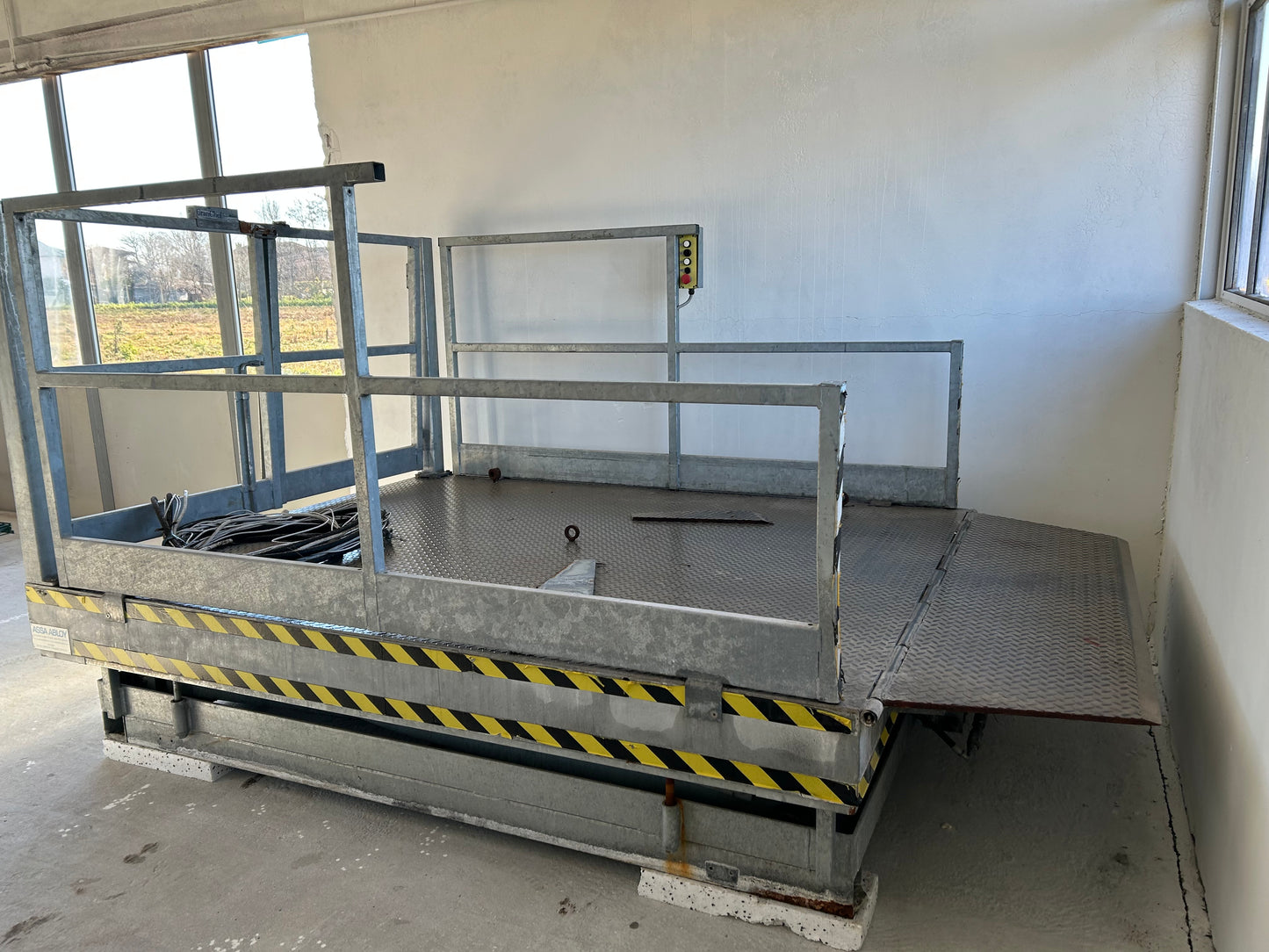 Piattaforma di carico per camion (assa abloy)