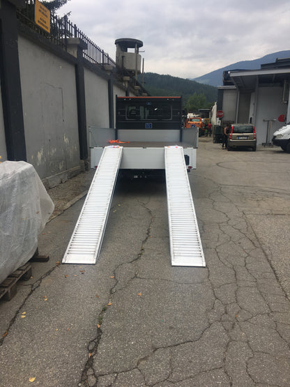 Iveco Daily 35.140 mit Anhängekupplung
