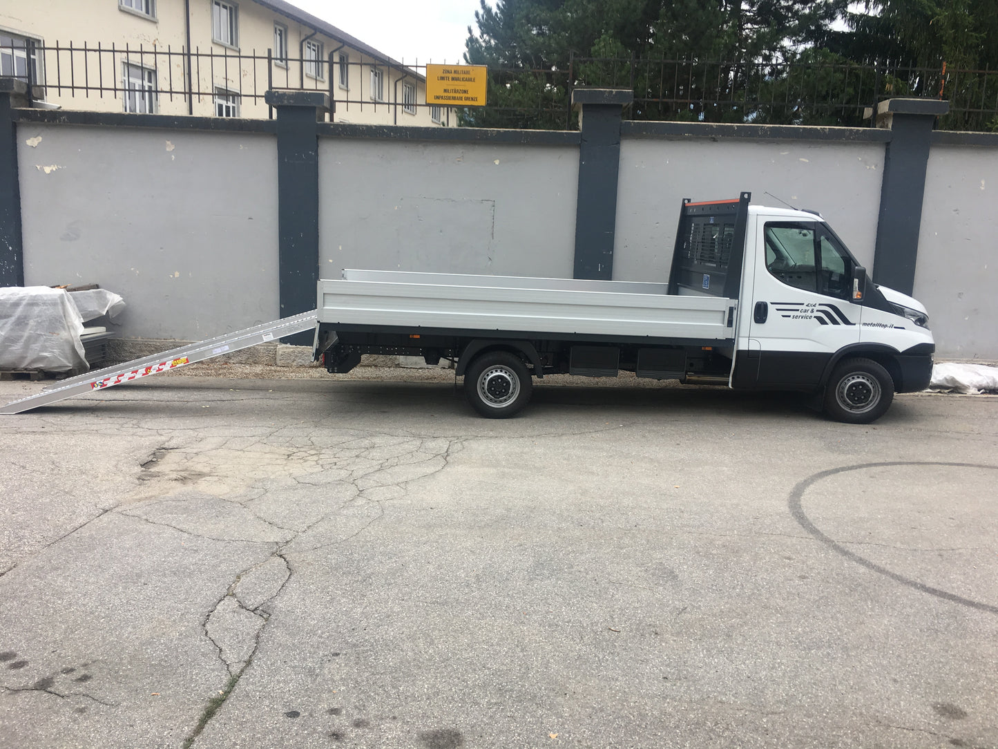 Iveco Daily 35.140 mit Anhängekupplung