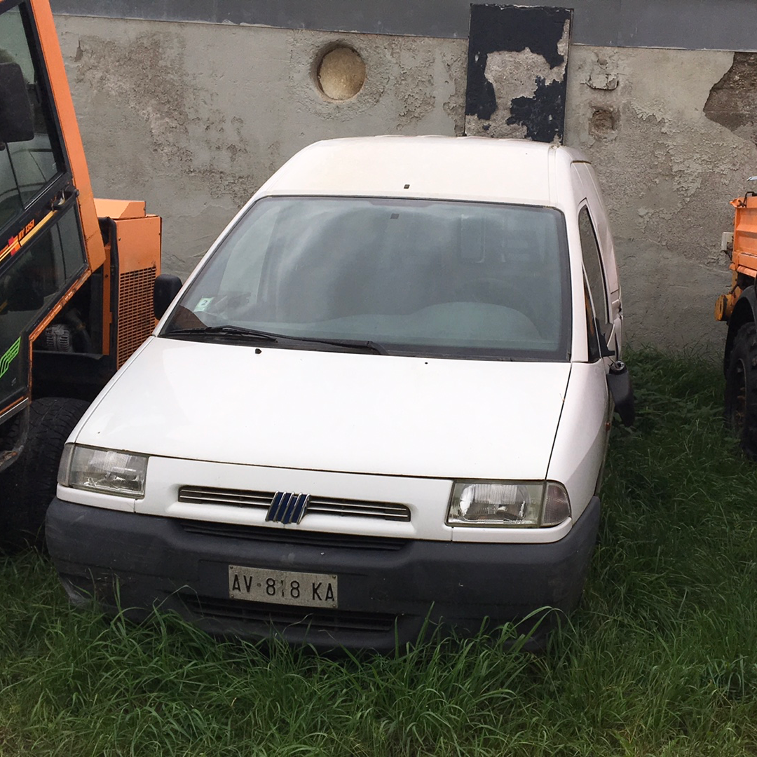 Fiat Scudo Van, beschädigt