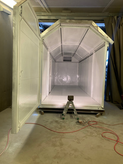 ISOLIERTER, TRANSPORTABLER HANGAR