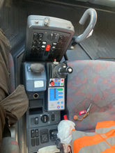 Laden Sie das Bild in den Galerie-Viewer, X Unimog U400 mit Schneepflug und Streuer/con lama neve e spargisale Rif. .. riserv.
