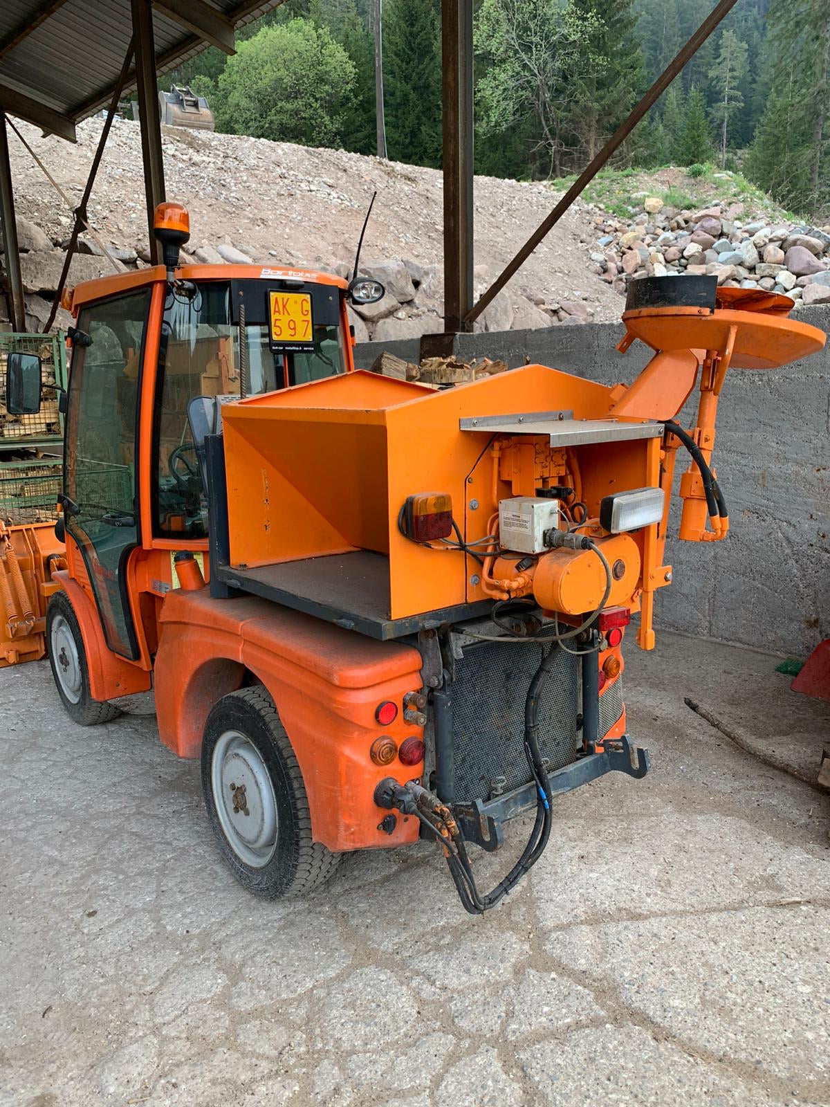 Aebi KT65 mit Schneeturbofräse