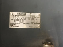 Laden Sie das Bild in den Galerie-Viewer, Motor Siemens 380Volt, 52-73kw mit Entcoder
