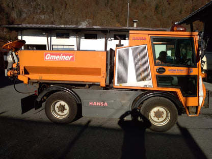 Hansa (a richiesta con spazzaneve, spargitore, spazzaneve)