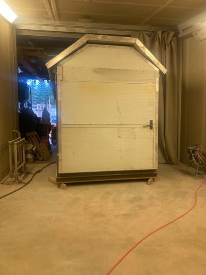 ISOLIERTER, TRANSPORTABLER HANGAR