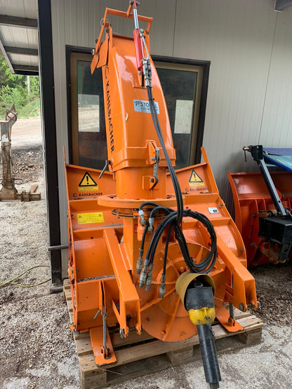 Aebi KT65 mit Schneeturbofräse