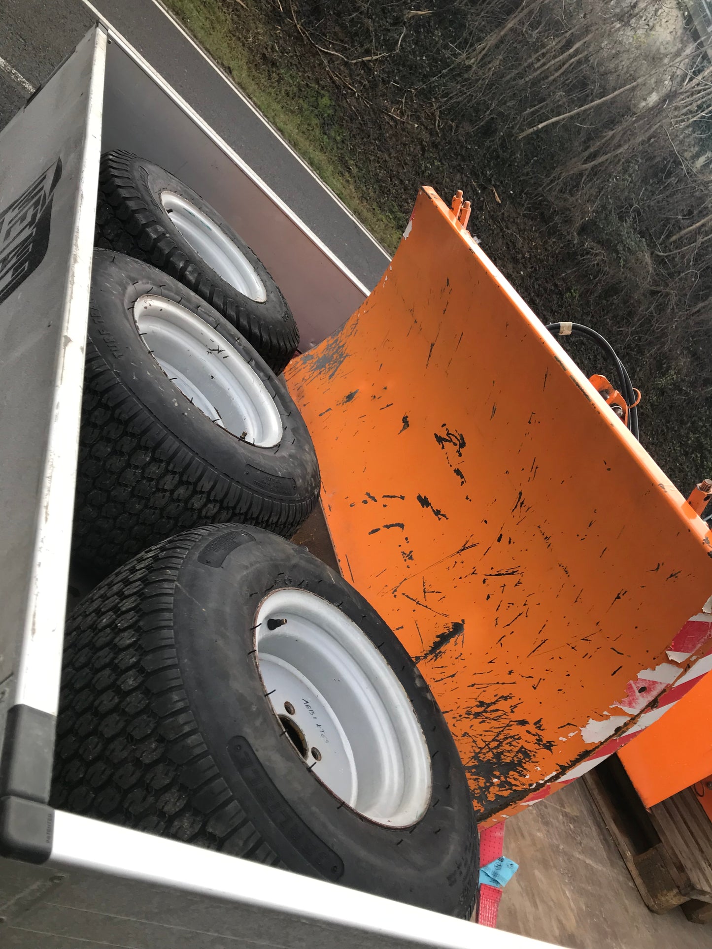 Aebi KT65 mit Schneeturbofräse