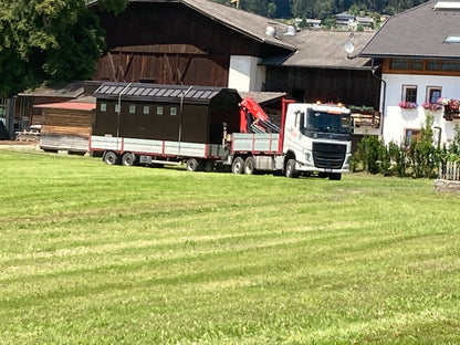 ISOLIERTER, TRANSPORTABLER HANGAR