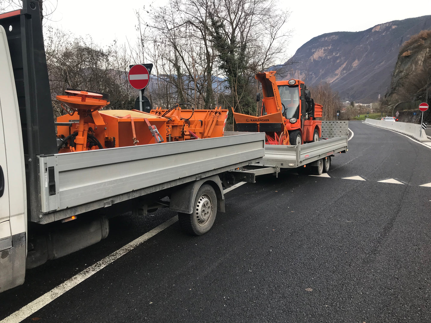 Aebi KT65 mit Schneeturbofräse